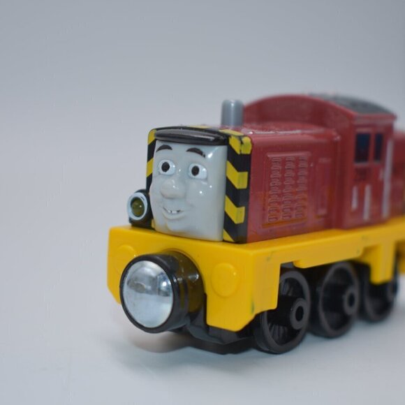 Thomas & Friends Take N' Play Diecast Talking SALTY 2012 Tested and Working - Picture 2 of 7